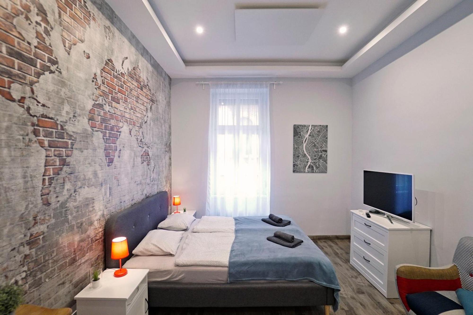 K03 Elitehost Kis Diofa Central Budapest Rum bild